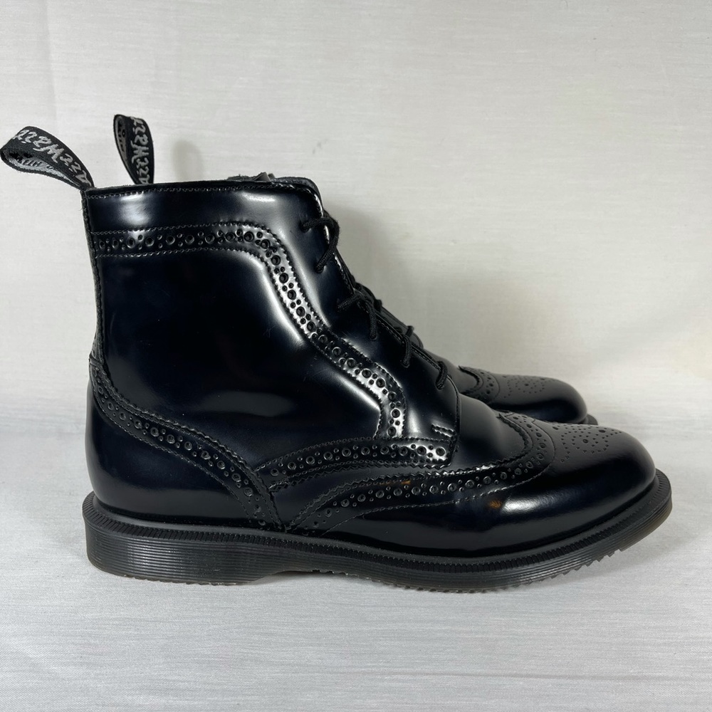 Doc Martens Delphine Women's Boots Wingtip